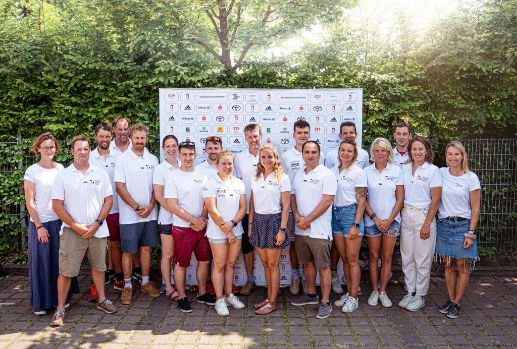 Olympia Regatten Live Tracking: Gruppenfoto Tokio-Team